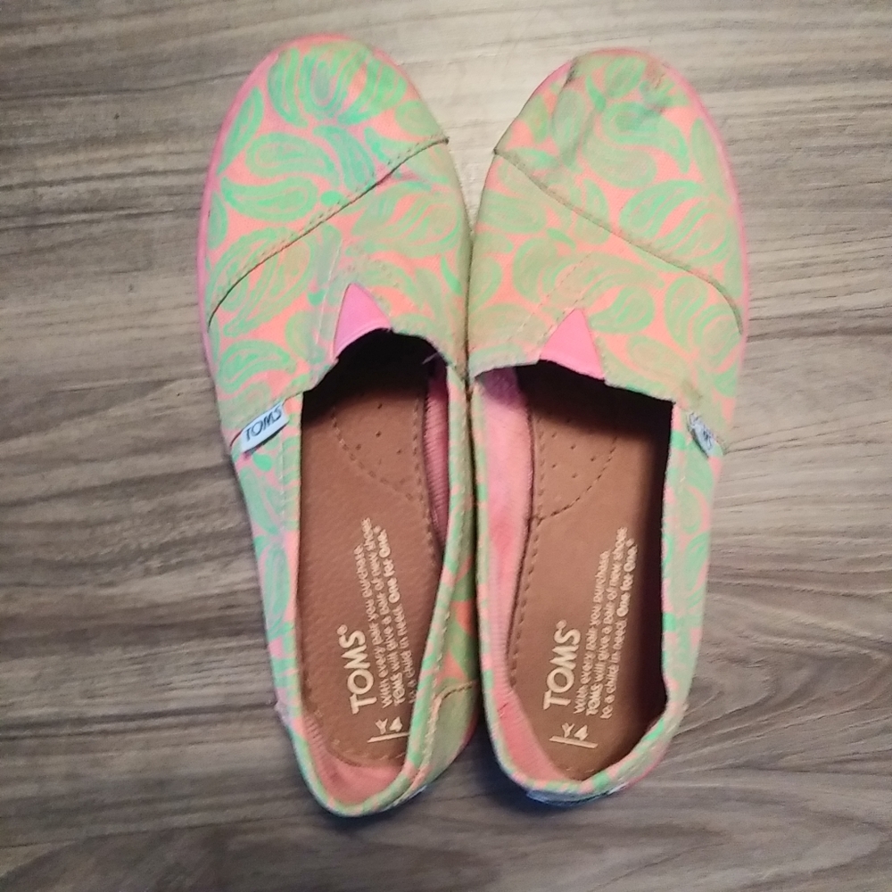 Toms shoes